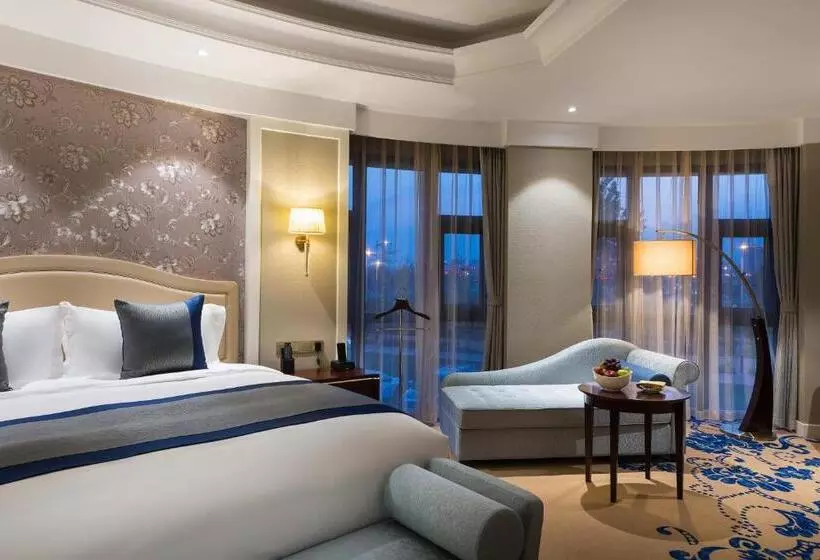 Superior Svit, Pullman Tangshan