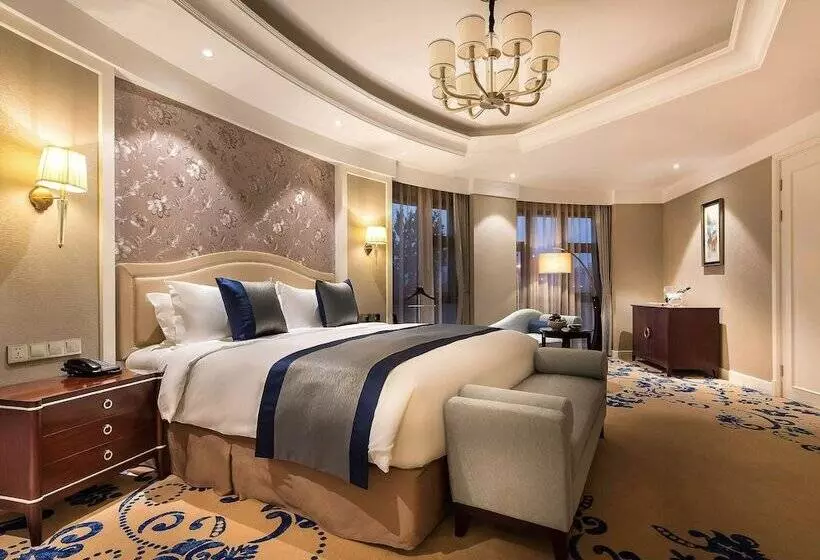 Superior Svit, Pullman Tangshan