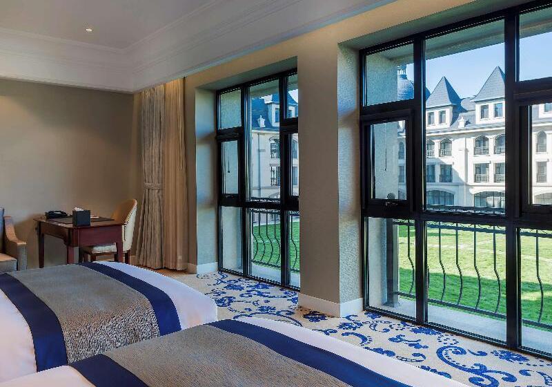 Номер Deluxe Вид на Озеро, Pullman Tangshan