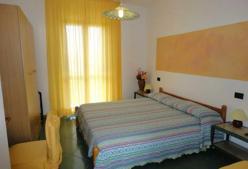 Standard Kolmen Hengen Huone, Silvestrino