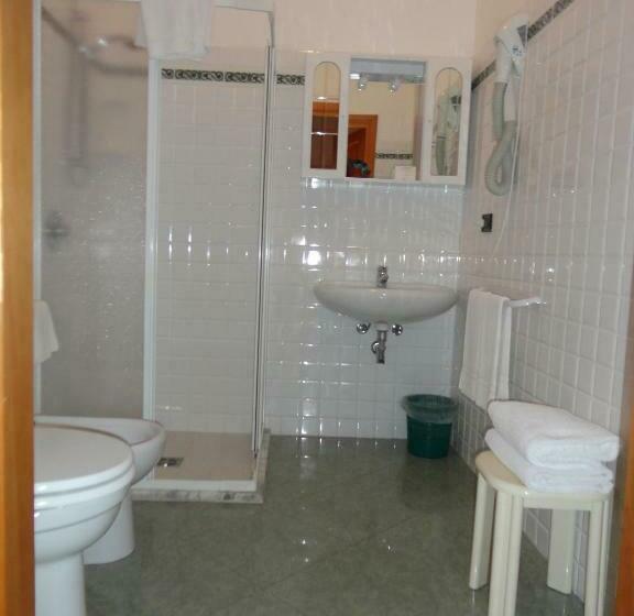 スタンダードトリプルルーム, Silvestrino