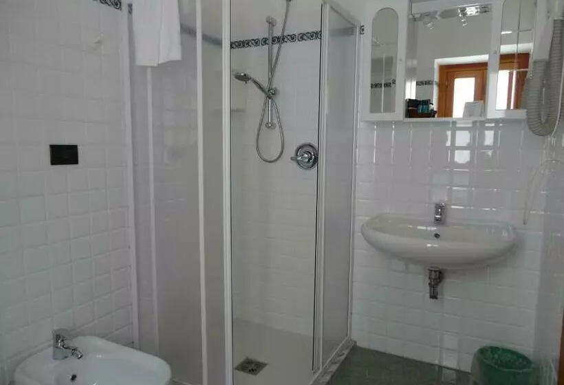 Standard Neljän Hengen Huone, Silvestrino