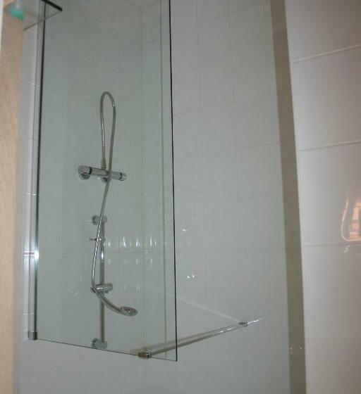 غرفة قياسية, The Vaults