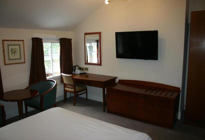 غرفة عائلية, The Vaults