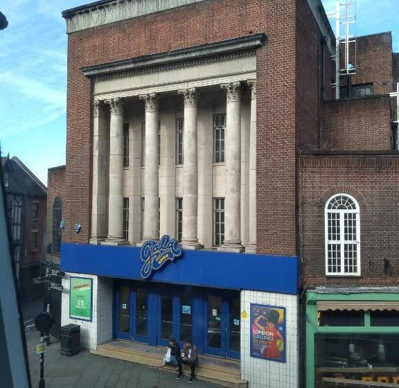 غرفة إقتصادية, The Vaults