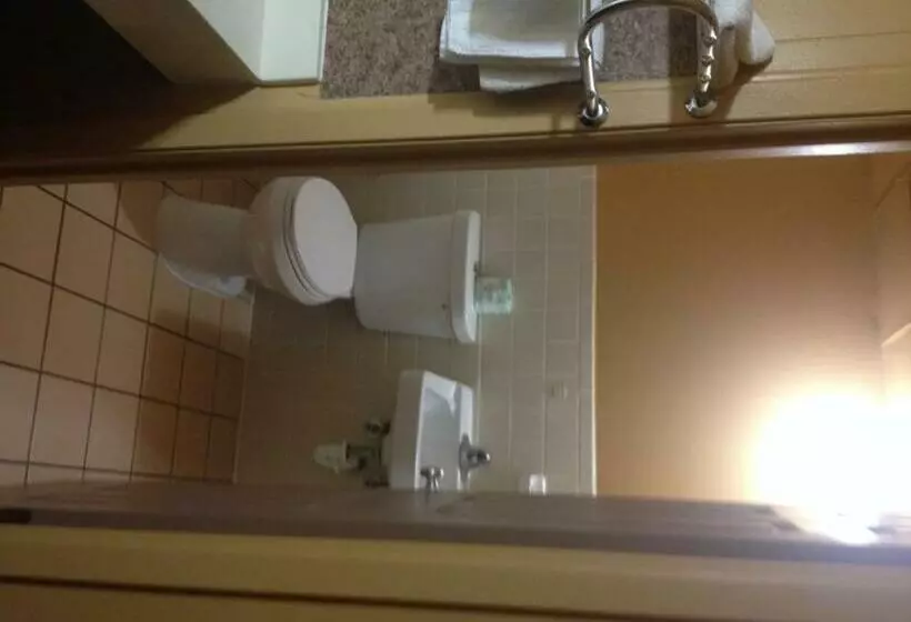 スタンダードルーム, Executive Inn Goliad