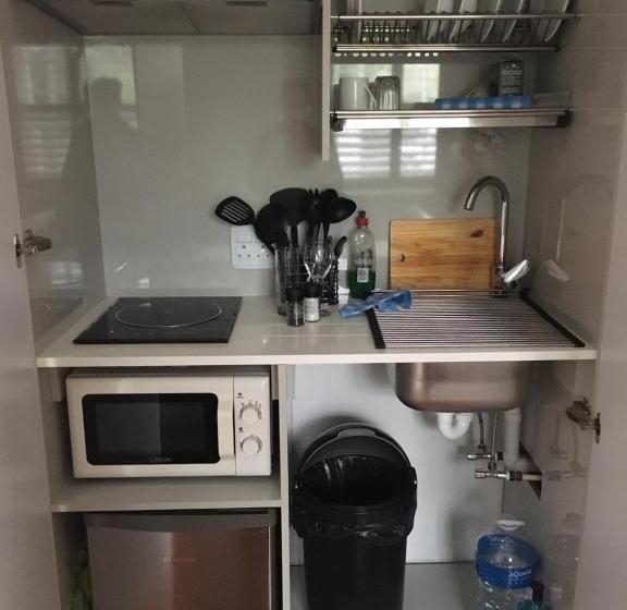 基本间, Just Joey Lodge