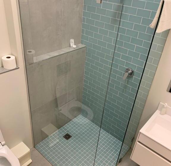 基本间, Just Joey Lodge