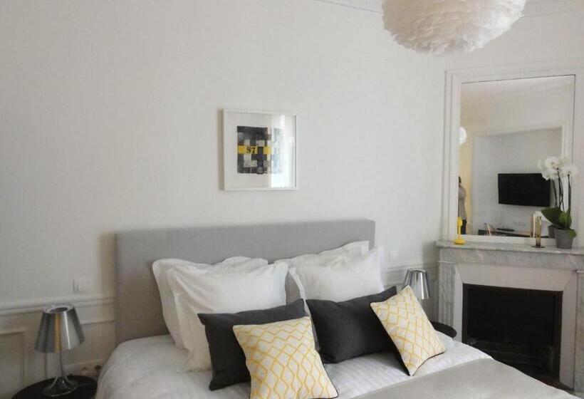 スイート(家族用), Relais12bis Bed & Breakfast By Eiffel Tower