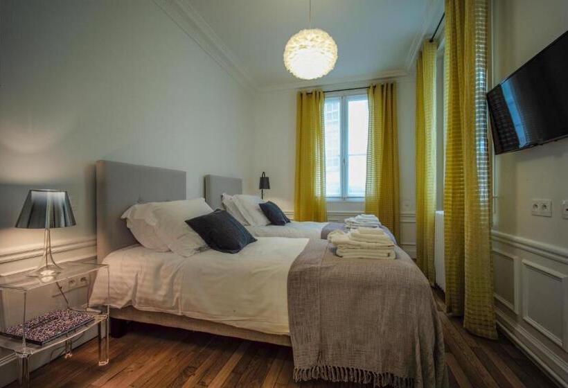 スイート(家族用), Relais12bis Bed & Breakfast By Eiffel Tower