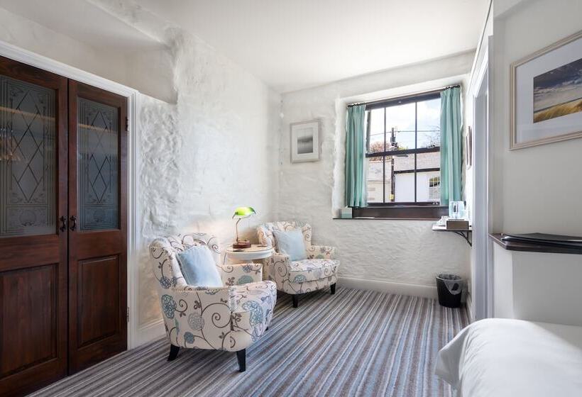 Номер Стандарт, The Cedars