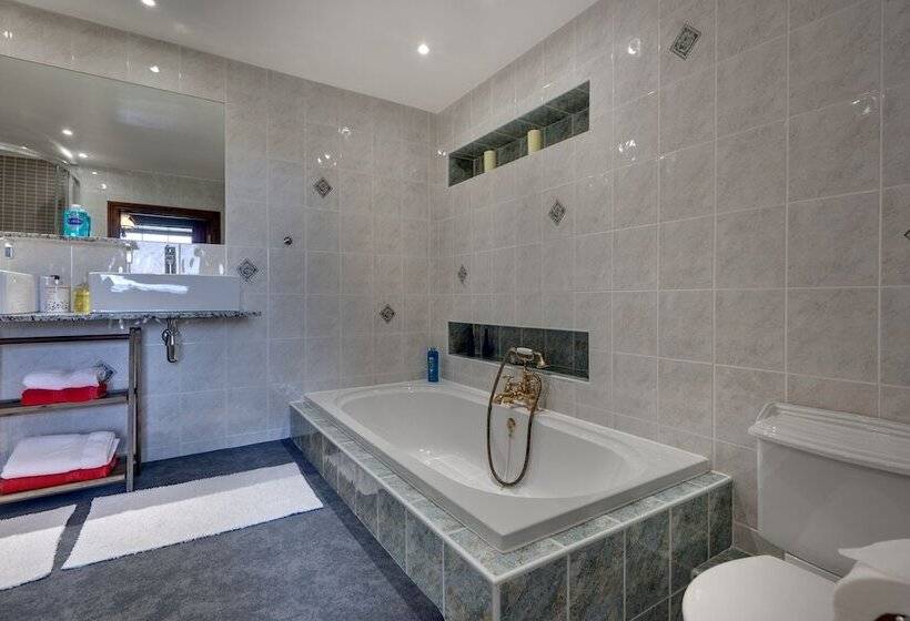 Трехместный Номер Superior, The Cedars