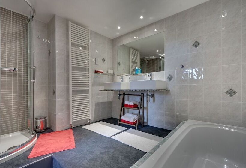 Трехместный Номер Superior, The Cedars