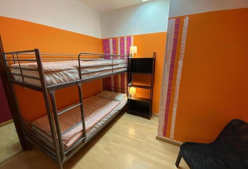 اتاق استاندارد با سرویس بهداشتی مشترک, Bed Madrid Hostel By Bossh! Hotels