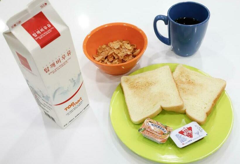 تختخواب در اتاق مشترک, Busan Sukbak Dot Com Guesthouse