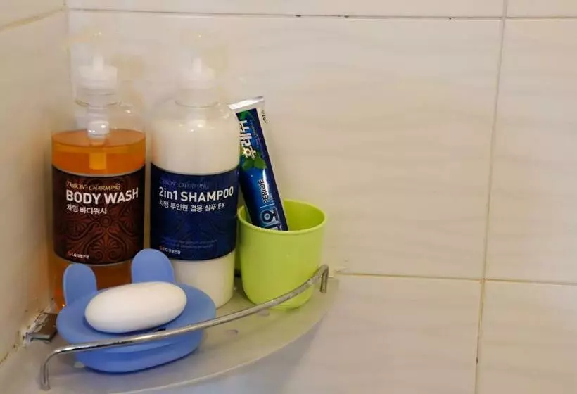 ルームシェアのワンベッド, Busan Sukbak Dot Com Guesthouse