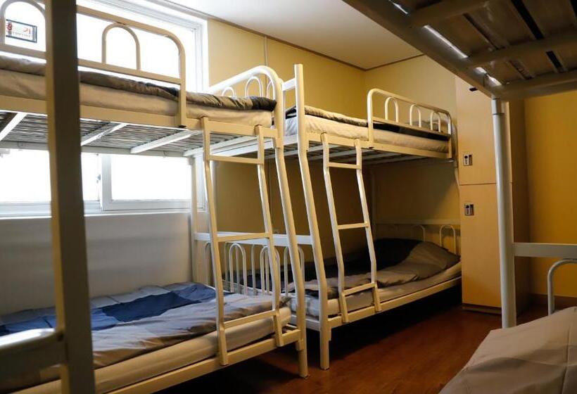 تختخواب در اتاق مشترک, Busan Sukbak Dot Com Guesthouse