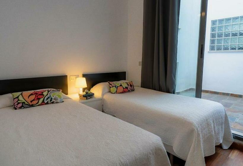 Апартаменты 2 Спальни, Azz Sevilla Torre de La Plata Apartamentos