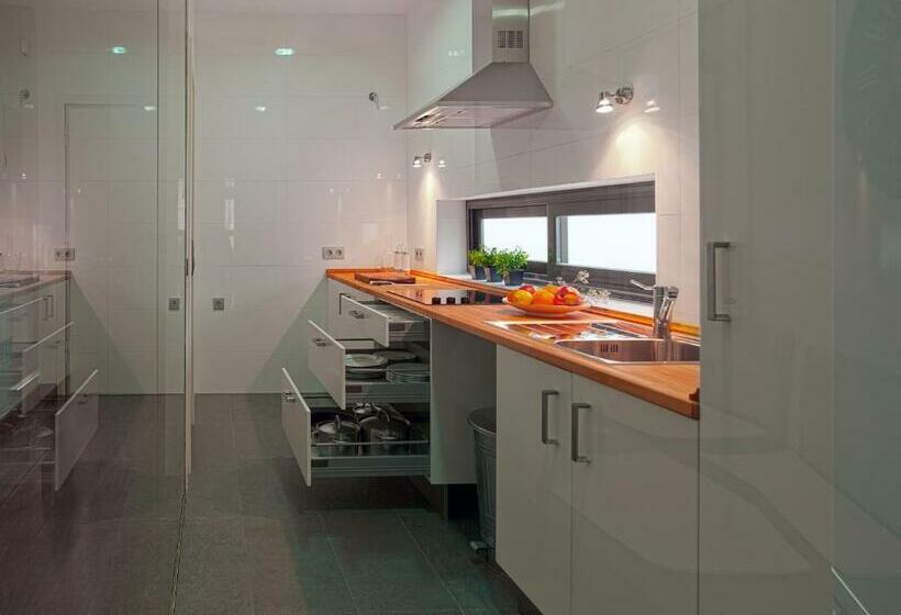 Апартаменты 2 Спальни, Azz Sevilla Torre de La Plata Apartamentos