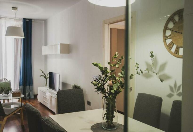 Апартаменты 2 Спальни, Azz Sevilla Torre de La Plata Apartamentos