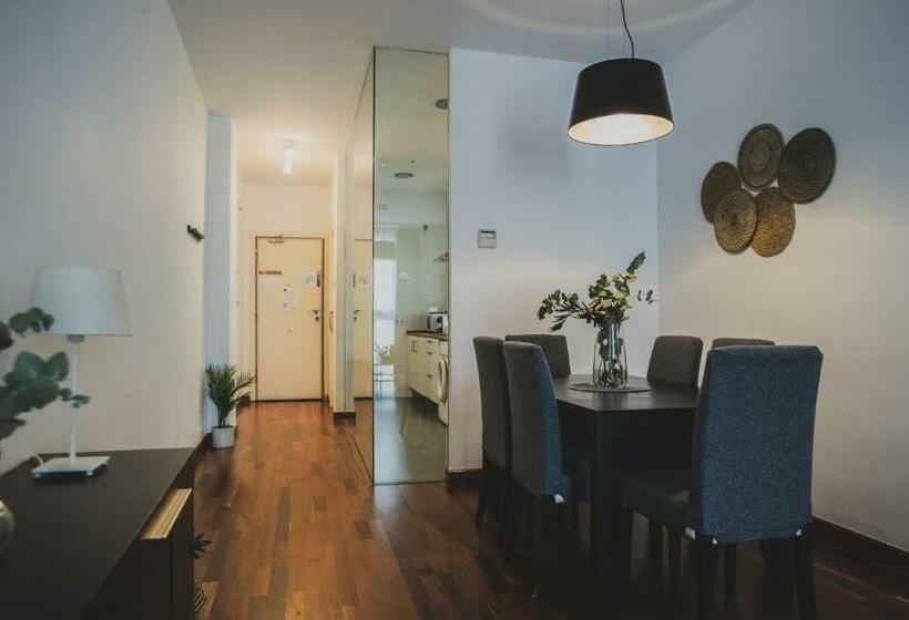 Апартаменты 2 Спальни, Azz Sevilla Torre de La Plata Apartamentos