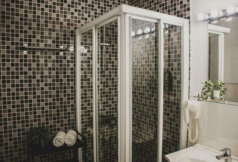 Апартаменты 2 Спальни, Azz Sevilla Torre de La Plata Apartamentos