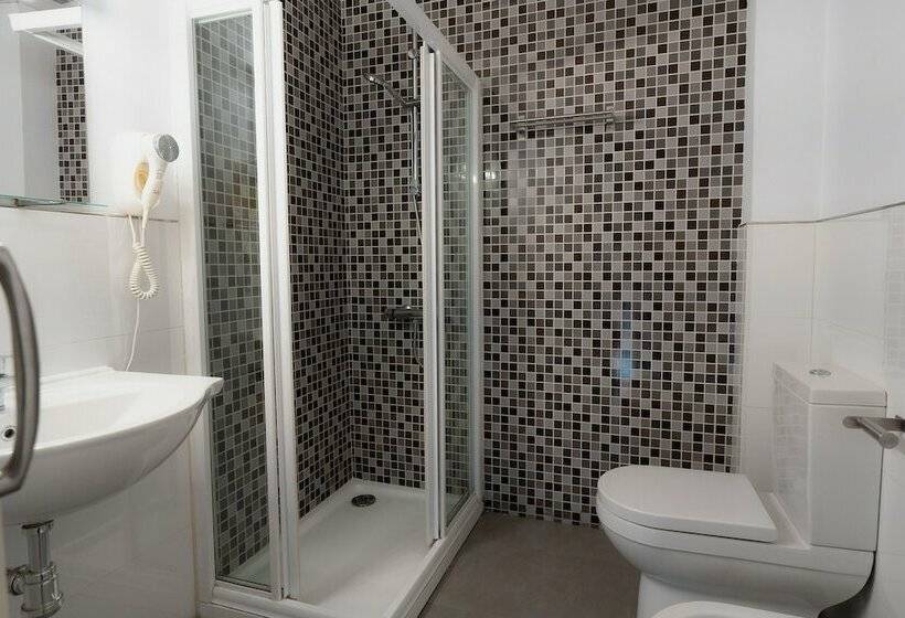 Апартаменты 2 Спальни, Azz Sevilla Torre de La Plata Apartamentos