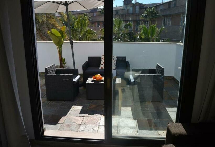 1 Bedroom Penthouse Apartment, Azz Sevilla Torre de La Plata Apartamentos