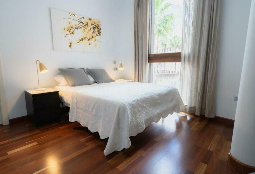Апартаменты 3 Спальни, Azz Sevilla Torre de La Plata Apartamentos
