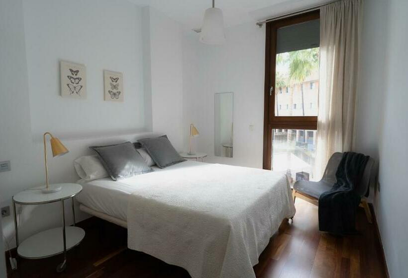 Апартаменты 3 Спальни, Azz Sevilla Torre de La Plata Apartamentos