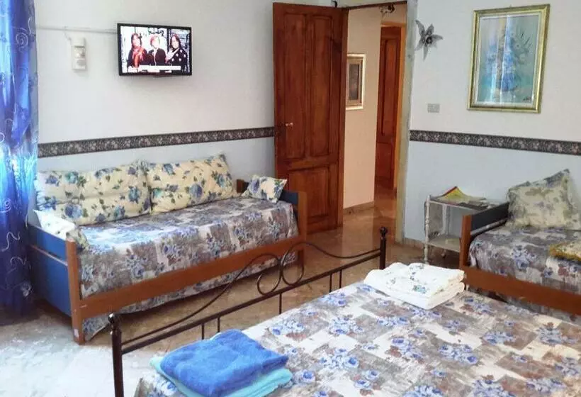 浴室共有ファミリールーム, B&b Le 4 Stagioni Sul Viale, Belvedere Di Agrigento