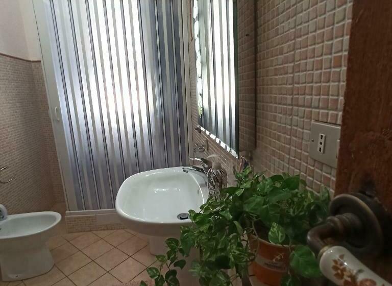 Семейный Номер Совместный Санузел, B&b Le 4 Stagioni Sul Viale, Belvedere Di Agrigento