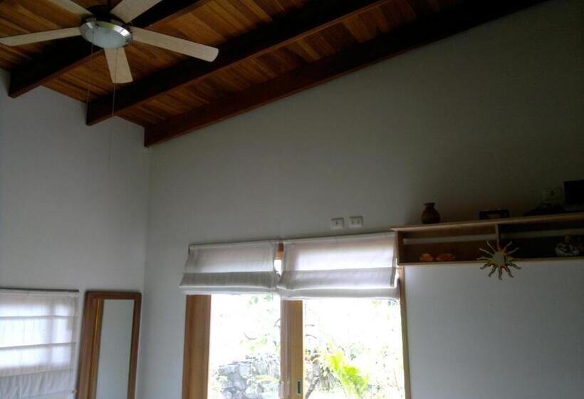 غرفة عائلية مطلّة علي الجبل, Casa Amanecer Bed & Breakfast