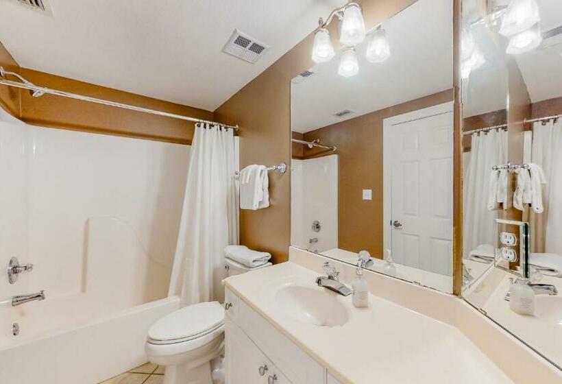 شقة 3 غرف, Admirals Quarters 308