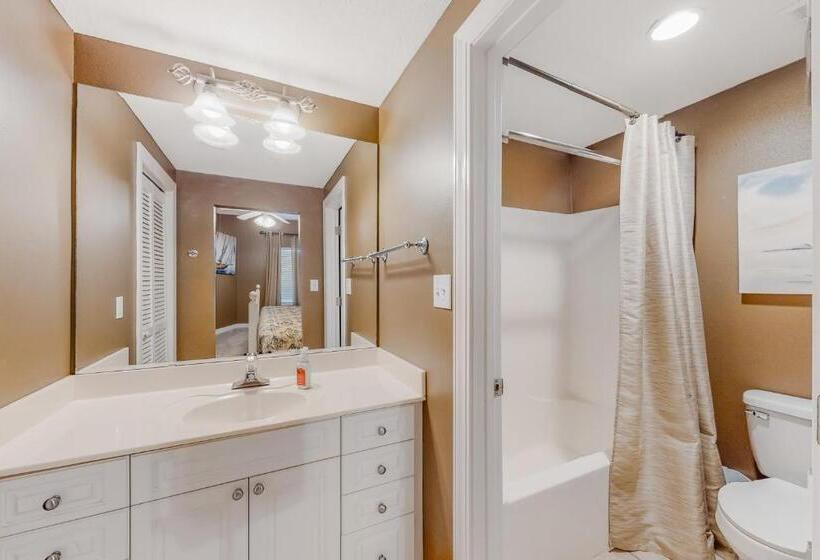 شقة 3 غرف, Admirals Quarters 308