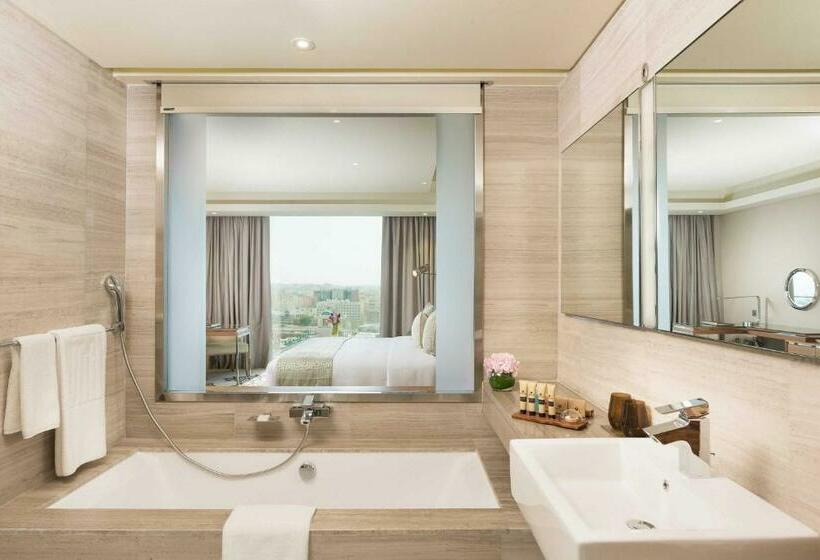 Club Room King Bed, Grand Millennium Muscat