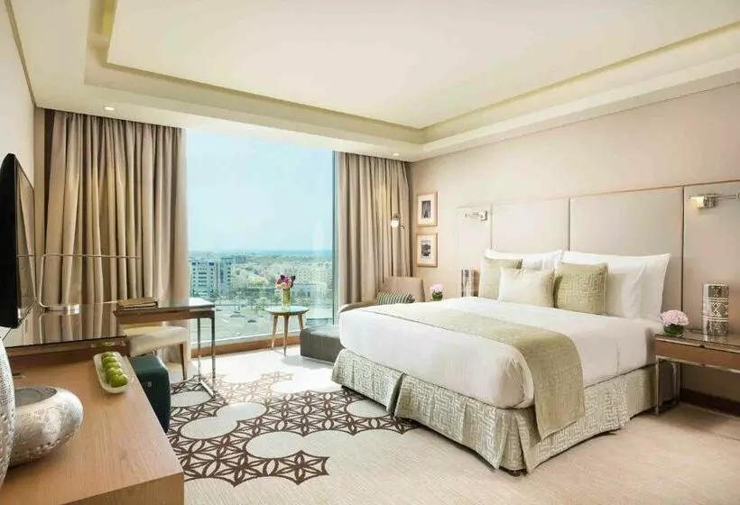 Club Room King Bed, Grand Millennium Muscat