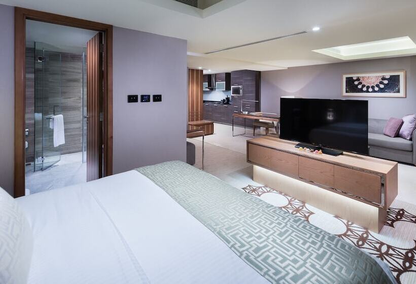 استودیوی لوکس, Grand Millennium Muscat