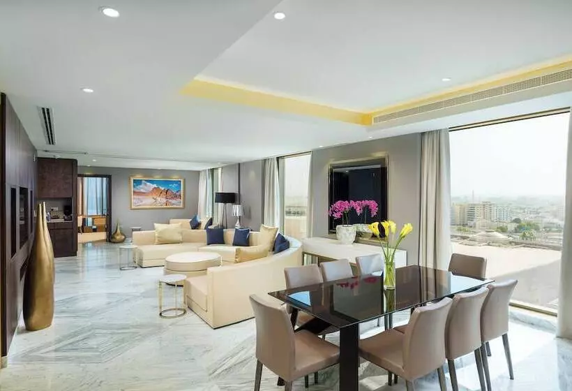 سوئیت رویال, Grand Millennium Muscat