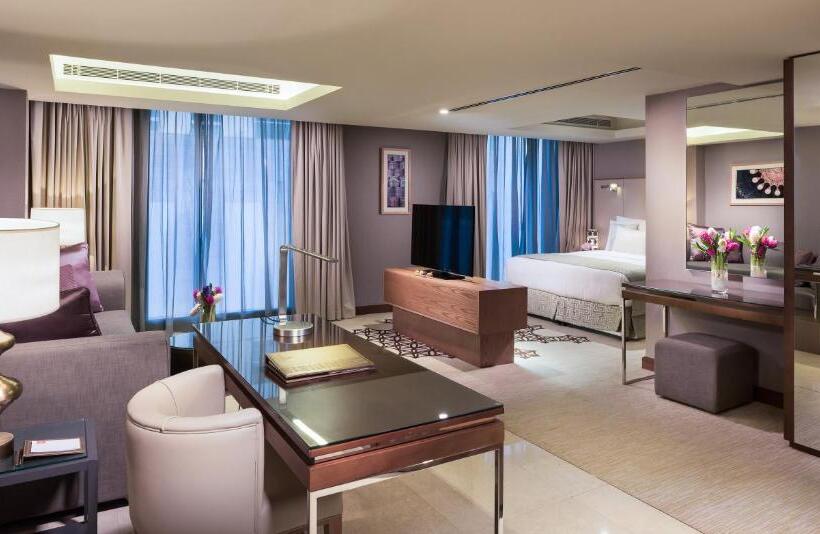 استودیوی لوکس, Grand Millennium Muscat