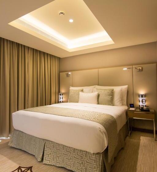 استودیوی لوکس, Grand Millennium Muscat