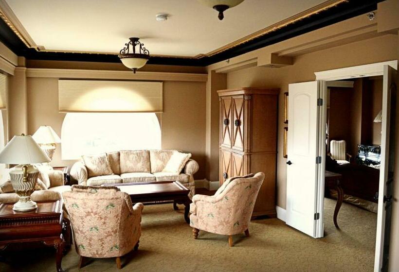 סוויטה אקזקיוטיב, Grant Hall