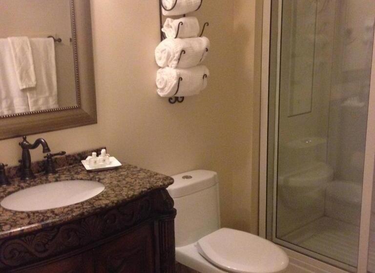 סוויטה דלוקס, Grant Hall