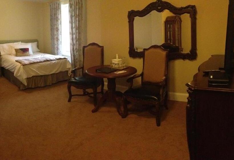 חדר סטנדרט, Grant Hall