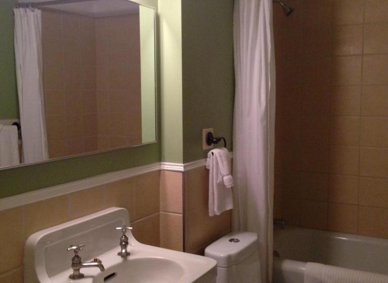 חדר סופריור, Grant Hall