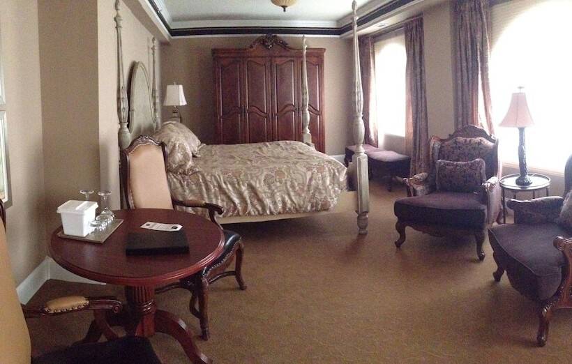 סוויטה אקזקיוטיב, Grant Hall