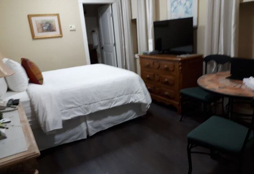 חדר אקונומי, Grant Hall