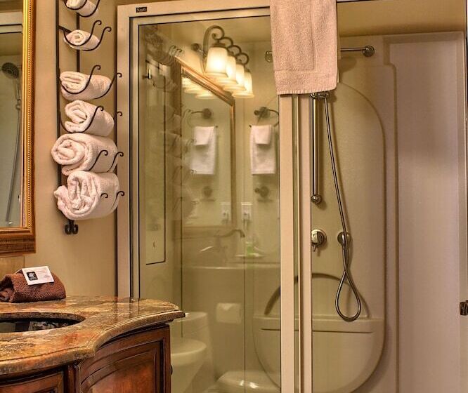 חדר אקונומי, Grant Hall