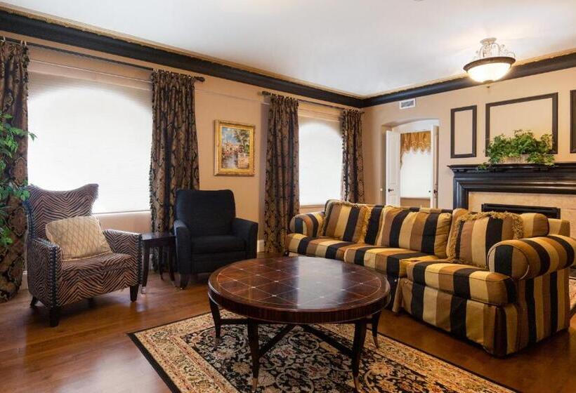 סוויטה אקזקיוטיב, Grant Hall