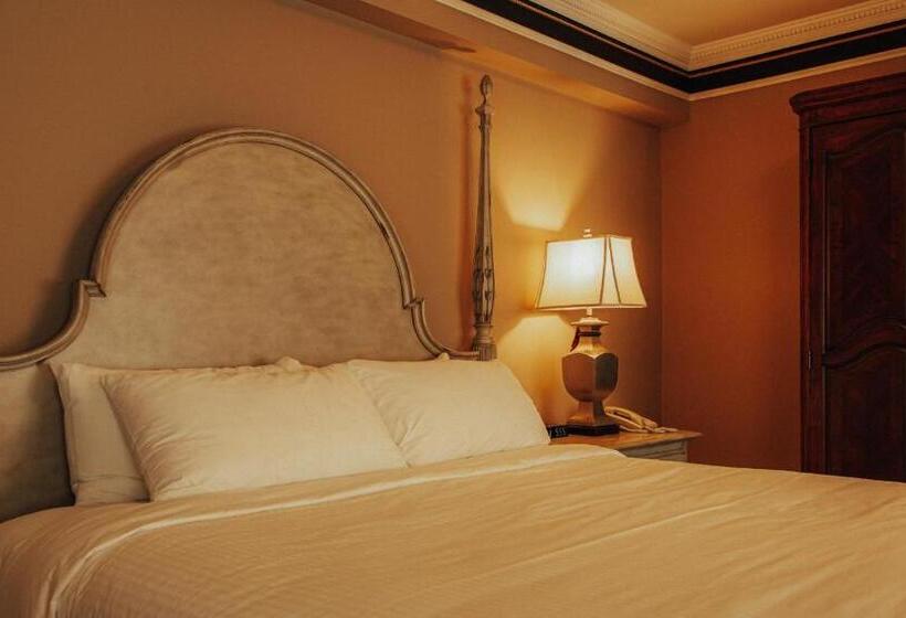 סטודיו אקזקיוטיב, Grant Hall